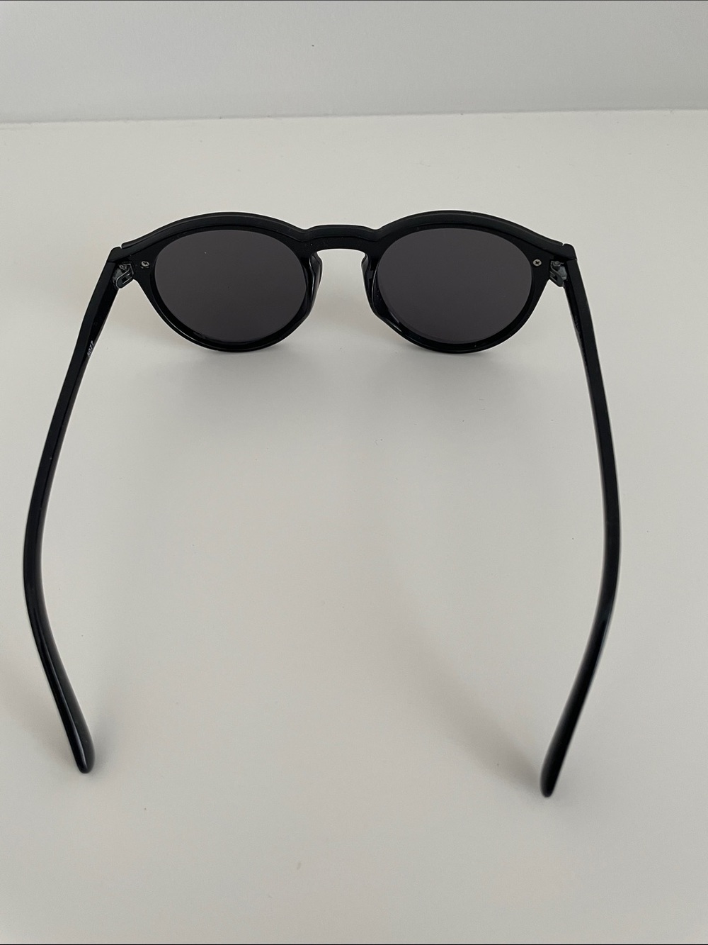 Classic Round Black Sunglasses - Picture 3 of 3